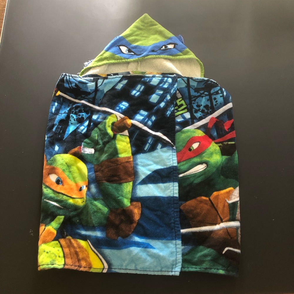 Children’s hooded ninja turtles towel